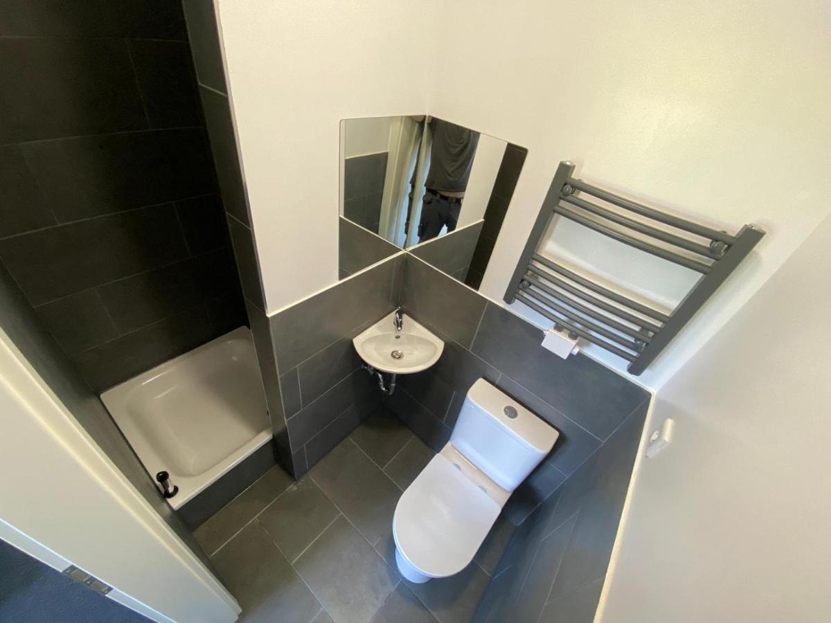 Zzzimple - Staffless & Self Check-In Otel Pillig Dış mekan fotoğraf
