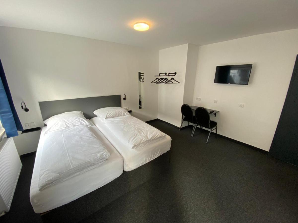 Zzzimple - Staffless & Self Check-In Otel Pillig Dış mekan fotoğraf