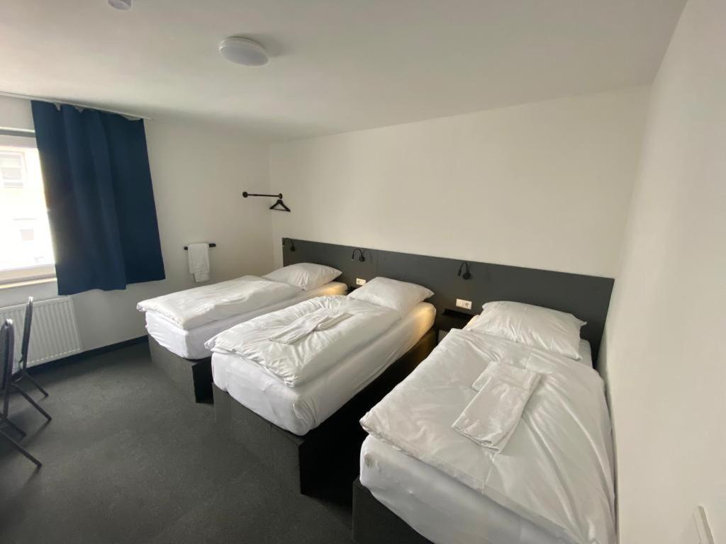 Zzzimple - Staffless & Self Check-In Otel Pillig Dış mekan fotoğraf